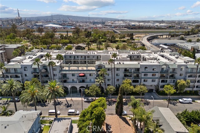 555 Maine Avenue, Long Beach CA: https://media.crmls.org/medias/382b8268-4b8a-4f83-908e-2573be481183.jpg