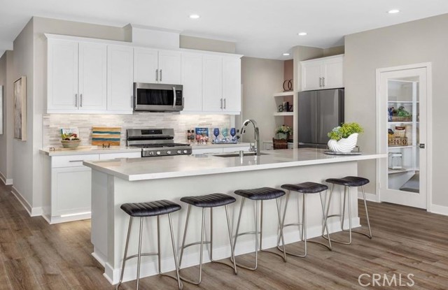 Detail Gallery Image 2 of 4 For 13739 Mesa View Dr, Victorville,  CA 92392 - 4 Beds | 2 Baths