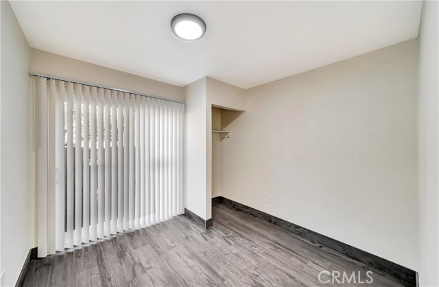 Detail Gallery Image 4 of 15 For 14233 1/2 Sylvan St, Van Nuys,  CA 91401 - 2 Beds | 2 Baths