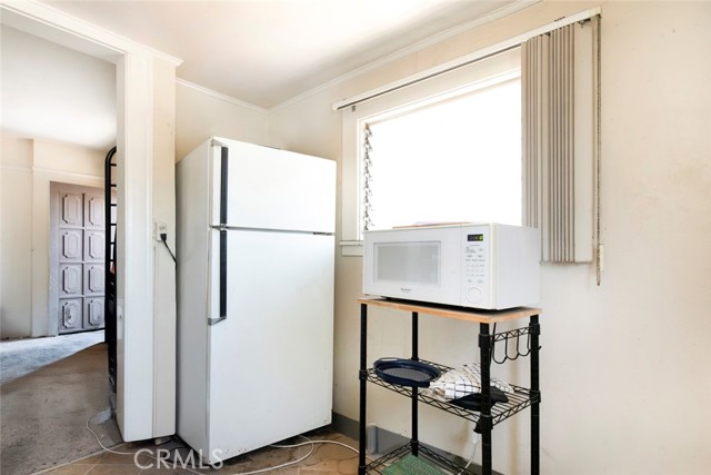 325 S Los Robles Avenue, Pasadena CA: https://media.crmls.org/medias/382c309a-a928-462c-898d-f6ad90ba8fe0.jpg