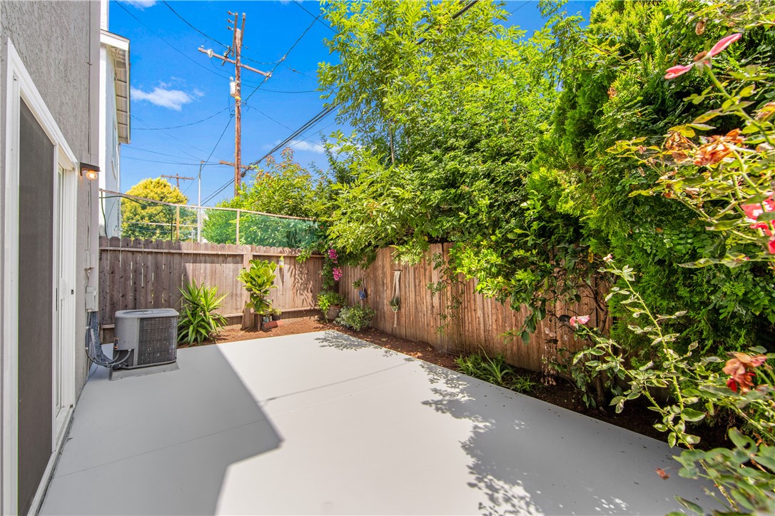 Detail Gallery Image 45 of 48 For 305 E Sunset St, Long Beach,  CA 90805 - 3 Beds | 2/1 Baths