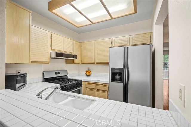 Detail Gallery Image 10 of 39 For 24123 Del Monte Dr #105,  Valencia,  CA 91355 - 1 Beds | 1 Baths