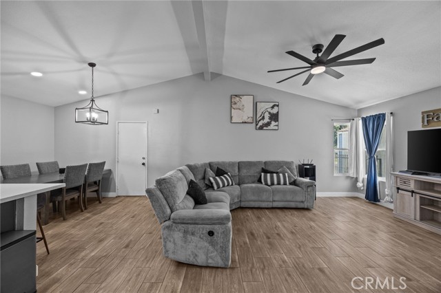 Detail Gallery Image 8 of 37 For 1720 Express Circle, Colton,  CA 92324 - 3 Beds | 2 Baths