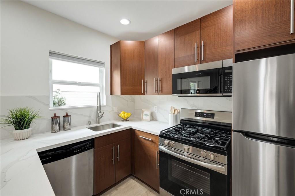 MLS #SB25248421 image #12