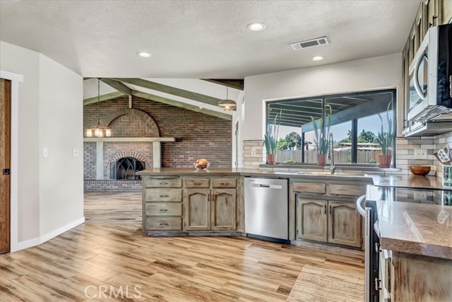 Detail Gallery Image 23 of 55 For 34811 Road 132, Visalia,  CA 93292 - 5 Beds | 3 Baths