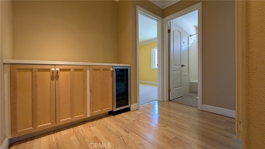 https://media.crmls.org/medias/38300b91-52fd-45a1-ad26-fcaf2b36cc55.jpg?preset=X-Large