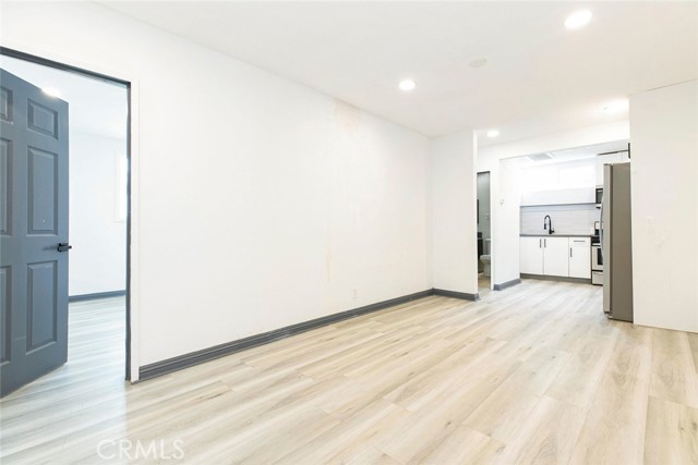 Detail Gallery Image 4 of 15 For 7347 Jamieson Ave, Reseda,  CA 91335 - 2 Beds | 1 Baths