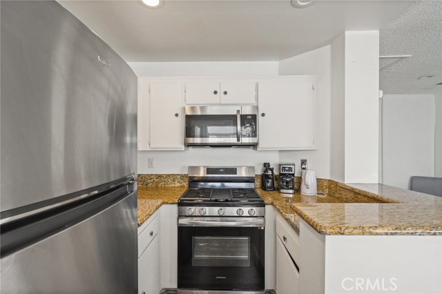 Detail Gallery Image 15 of 50 For 11150 Glenoaks Bld #18,  Pacoima,  CA 91331 - 2 Beds | 2 Baths