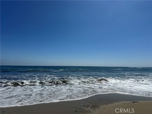 625 High Dr, Laguna Beach CA: https://media.crmls.org/medias/3830e759-6b70-4c94-994d-f68181c2ef84.jpg