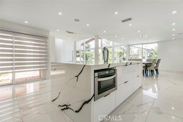 12410 Mclennan Avenue, Granada Hills CA: https://media.crmls.org/medias/38311b7e-318b-4201-bcf7-d8a422171e43.jpg