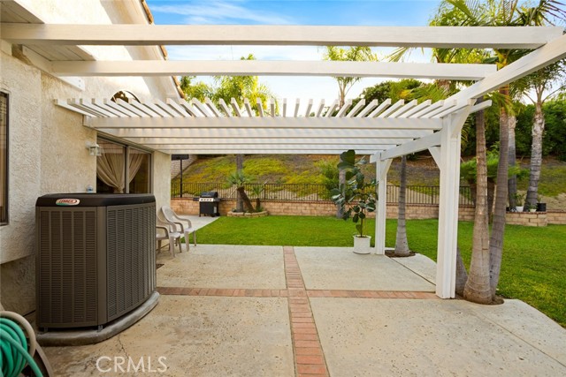 2424 Norte Vista Drive, Chino Hills CA: https://media.crmls.org/medias/3831ca0e-cb03-4282-aaae-7da52aece092.jpg