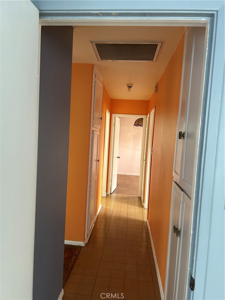 https://media.crmls.org/medias/3831d409-dd0d-451d-b79c-a6d55ffdb946.jpg?preset=X-Large