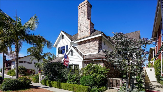 Front Image Thumbnail for CROC26041678