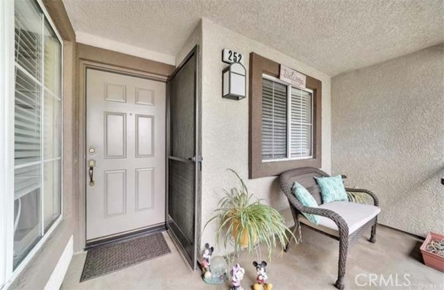 Detail Gallery Image 2 of 5 For 252 Chaumont Cir #252,  Lake Forest,  CA 92610 - 2 Beds | 2 Baths