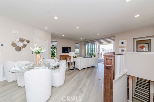 195 Stellar, Irvine CA: https://media.crmls.org/medias/383331b1-f666-4744-a0c5-3c5b76ec9787.jpg