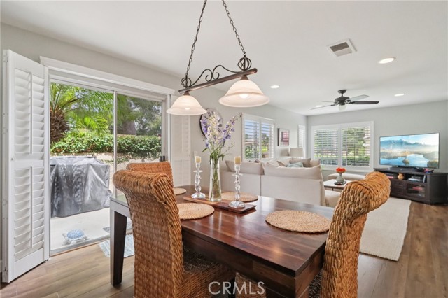 21201 Jasmines Way, Lake Forest CA: https://media.crmls.org/medias/38335670-a248-4cfe-aee9-b784f703aed5.jpg