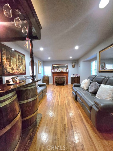 Detail Gallery Image 8 of 51 For 14023 Hubbard St, Sylmar,  CA 91342 - 7 Beds | 4 Baths