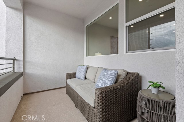 Image 11 of 29 For 585 Lyon Street