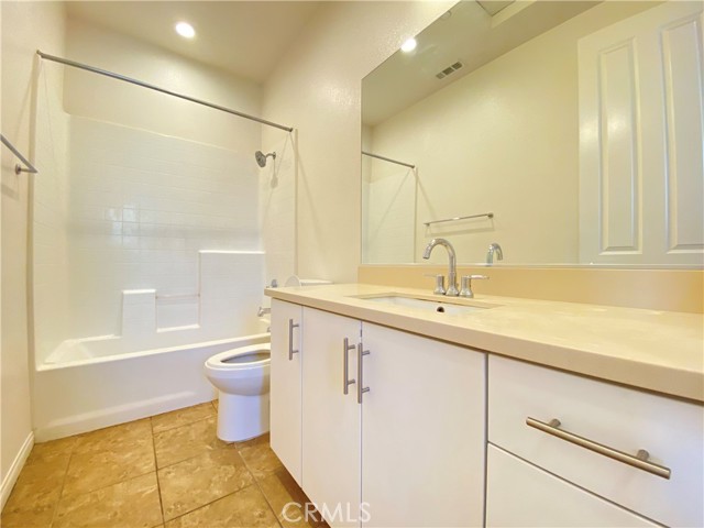 800 E Promenade Unit A, Azusa CA: https://media.crmls.org/medias/3833e7b8-145f-467a-b5e7-f50e308bac35.jpg