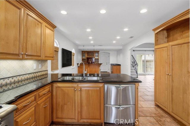 Detail Gallery Image 13 of 75 For 5580 E Saint Irmo Walk, Long Beach,  CA 90803 - 3 Beds | 2/1 Baths