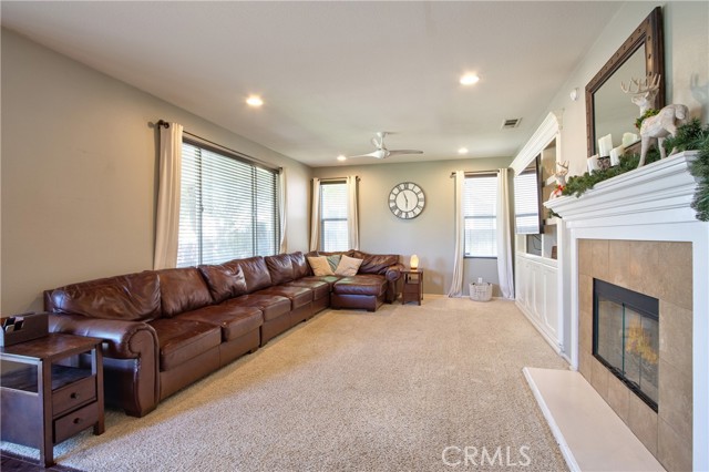 Detail Gallery Image 12 of 51 For 39883 S Creek Cir, Murrieta,  CA 92563 - 5 Beds | 3/1 Baths