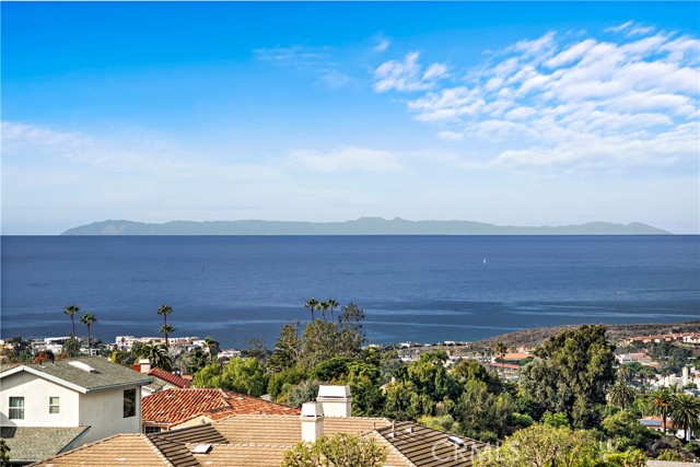 701 Avenida Presidio, San Clemente CA: https://media.crmls.org/medias/3834fc16-4140-4f09-95d7-65b2e91e050f.jpg