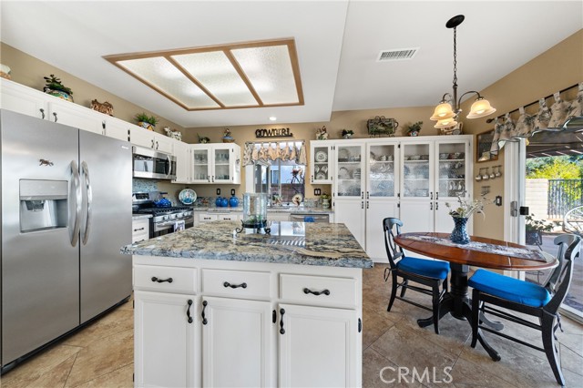 Detail Gallery Image 15 of 68 For 40296 via Estrada, Murrieta,  CA 92562 - 3 Beds | 2/1 Baths