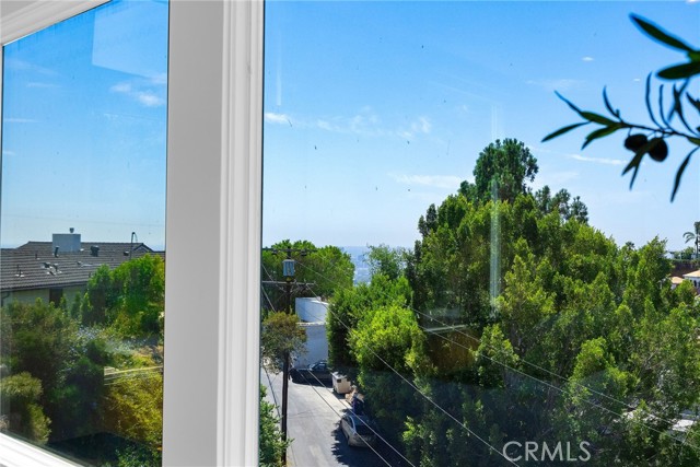 Detail Gallery Image 5 of 57 For 1690 N Crescent Heights Bld, Los Angeles,  CA 90069 - 3 Beds | 4 Baths