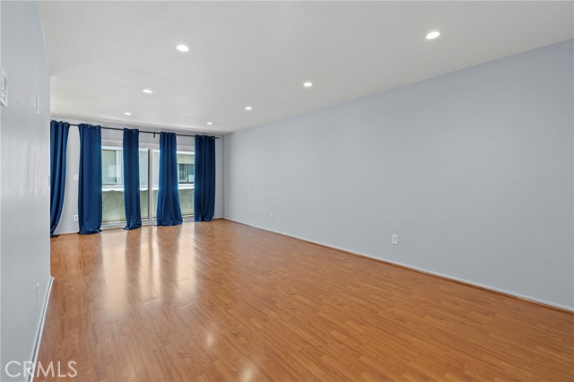 Detail Gallery Image 16 of 28 For 5412 Lindley Ave #108,  Encino,  CA 91316 - 3 Beds | 2 Baths