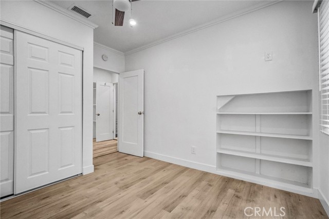 2321 Locust Avenue, Long Beach CA: https://media.crmls.org/medias/38355888-3b97-4f23-97b7-b16c3723309e.jpg