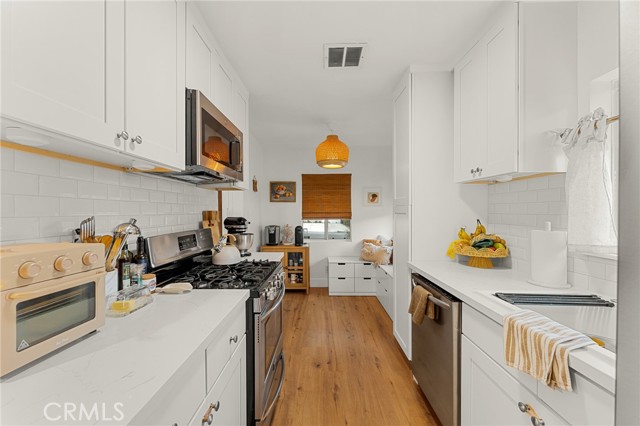 Detail Gallery Image 7 of 41 For 1221 San Jacinto, Redlands,  CA 92373 - 3 Beds | 2/1 Baths