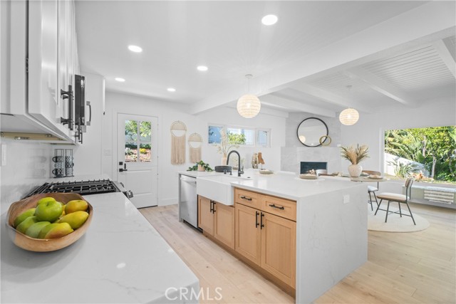 4532 Zella Lane, Yorba Linda CA: https://media.crmls.org/medias/3836899a-fc67-493a-956b-adebad32ea88.jpg