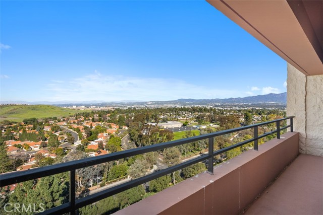 Detail Gallery Image 35 of 70 For 24055 Paseo Del Lago #411,  Laguna Woods,  CA 92637 - 1 Beds | 1/1 Baths