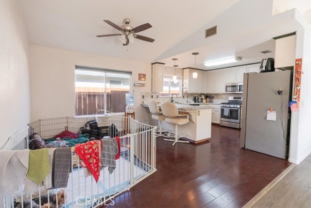 Detail Gallery Image 4 of 28 For 120 S 7th St, Shandon,  CA 93461 - 3 Beds | 2 Baths