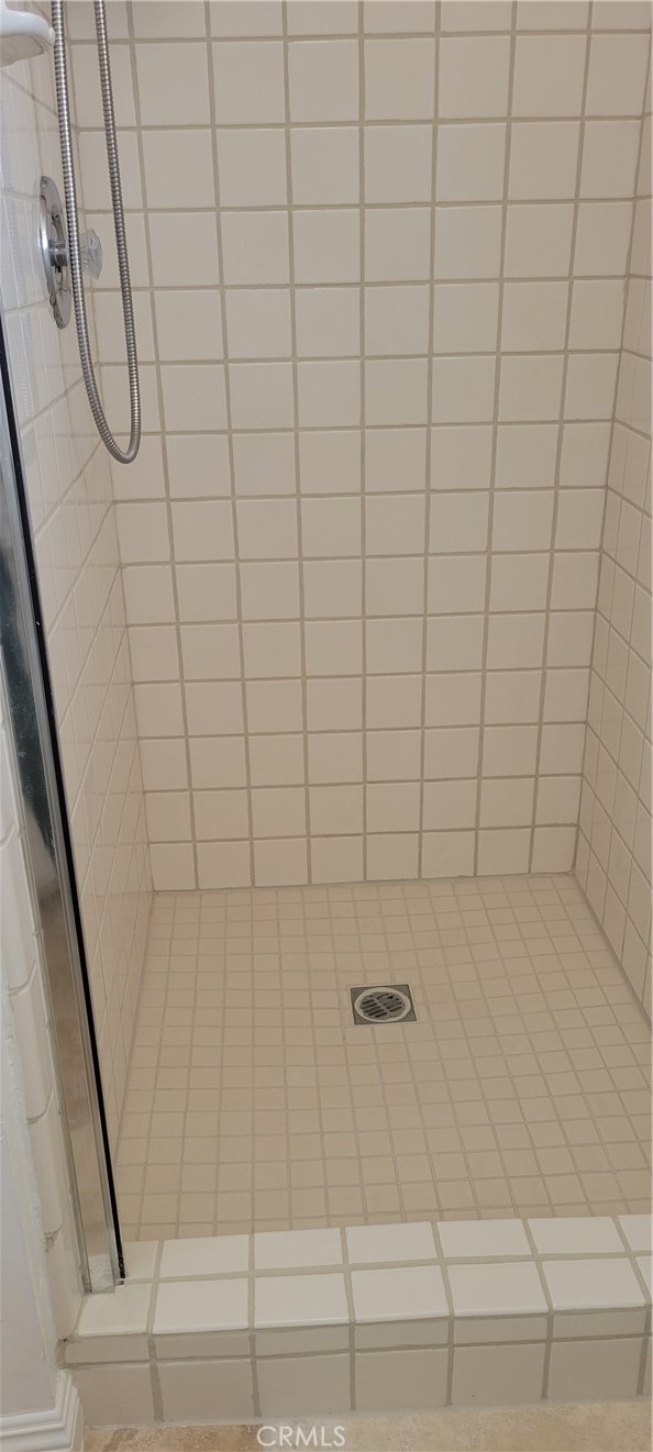 https://media.crmls.org/medias/38384f1e-033e-4e7b-bcfb-acfab437b13c.jpg?preset=X-Large