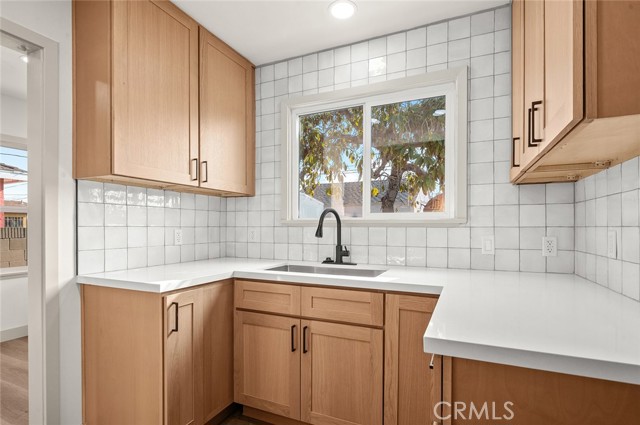 Detail Gallery Image 12 of 44 For 924 W Almond St, Compton,  CA 90220 - 3 Beds | 2 Baths