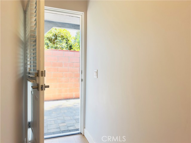17522 Lemay Street, Lake Balboa CA: https://media.crmls.org/medias/38394ea4-0977-4dd8-814b-48dd0c76c6fd.jpg