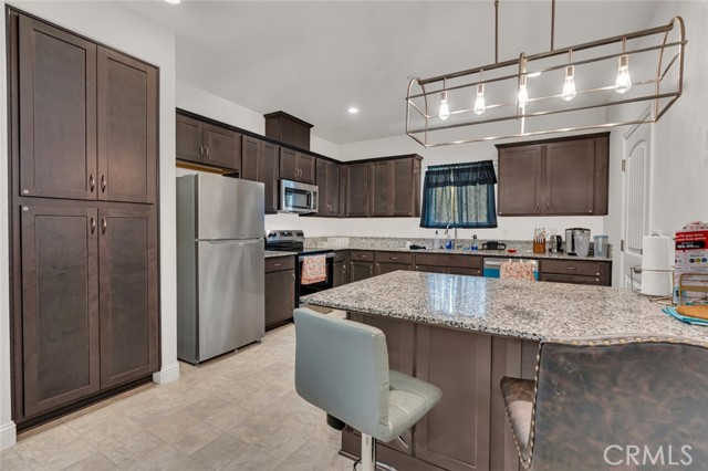 Detail Gallery Image 12 of 41 For 246 Montage, Merced,  CA 95348 - 4 Beds | 4 Baths