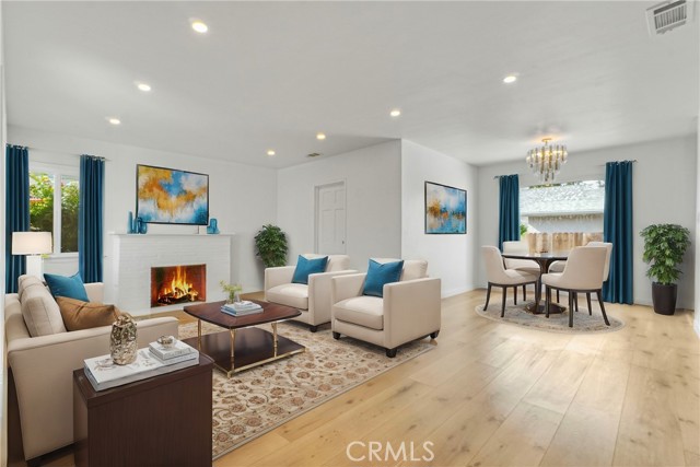 7435 7437 Balcom Avenue, Reseda CA: https://media.crmls.org/medias/383a30c2-d826-41d7-9c52-99ee95a20a9c.jpg