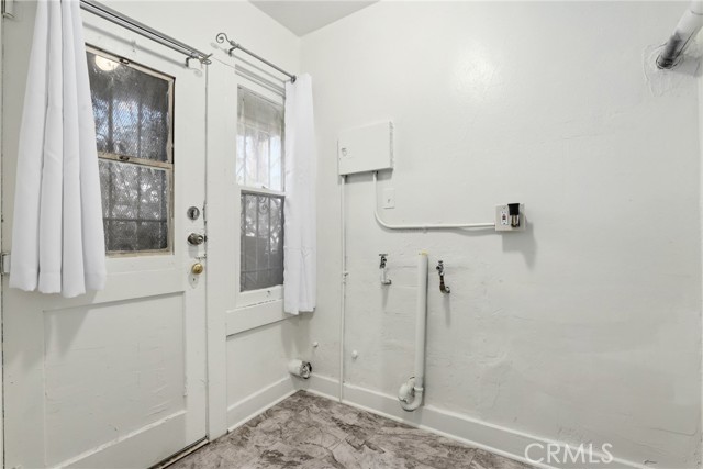 Detail Gallery Image 13 of 27 For 1159 W 54th St, Los Angeles,  CA 90037 - – Beds | – Baths