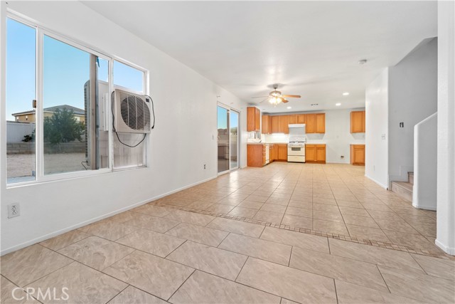 Detail Gallery Image 6 of 26 For 14483 Wapiti Way, Victorville,  CA 92394 - 4 Beds | 2/1 Baths