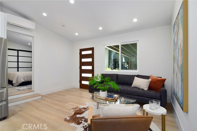 Detail Gallery Image 42 of 65 For 22284 Avenue San Luis, Woodland Hills,  CA 91364 - 6 Beds | 5/1 Baths