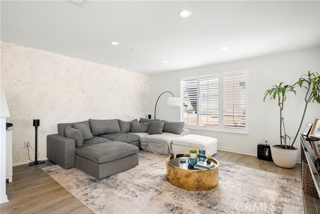 Detail Gallery Image 4 of 25 For 120 Novel, Irvine,  CA 92618 - 2 Beds | 2/1 Baths