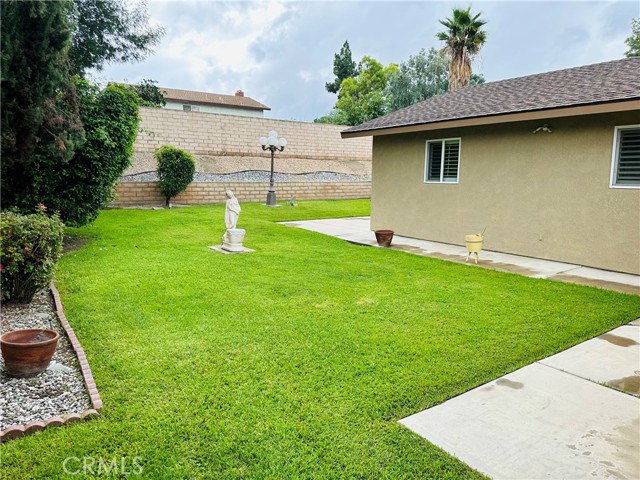 26051 Lawton Avenue, Loma Linda CA: https://media.crmls.org/medias/383db8c4-9357-4d70-a5e4-ba12f9672374.jpg