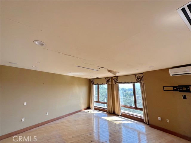 5077 Schumacher Road, Calabasas CA: https://media.crmls.org/medias/383ddf2e-a8b0-458b-a992-d8c7fab3b3a4.jpg