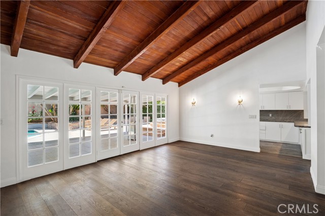 Detail Gallery Image 9 of 39 For 23172 Gainford St, Woodland Hills,  CA 91364 - 3 Beds | 2/1 Baths