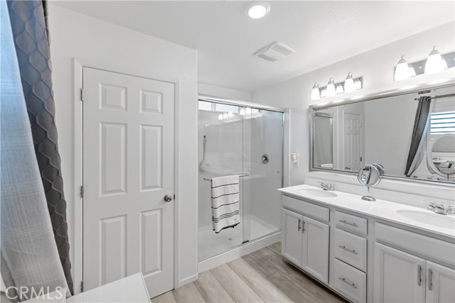 Detail Gallery Image 17 of 26 For 2074 N Applegate Ave, Fresno,  CA 93737 - 4 Beds | 2/1 Baths
