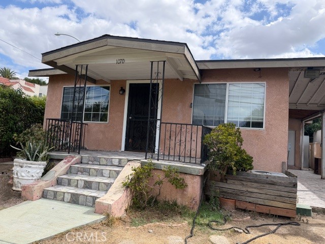 1070 N Evergreen
