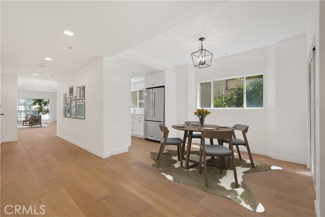 Detail Gallery Image 3 of 16 For 1871 Greenfield Ave #102,  Los Angeles,  CA 90025 - 2 Beds | 2 Baths