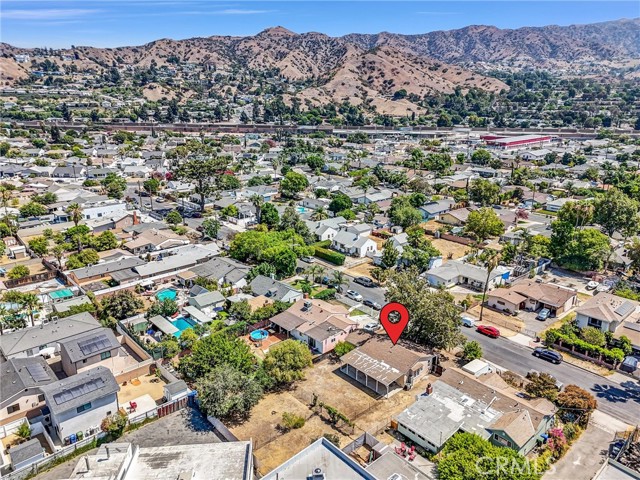 7607 Greg Avenue, Sun Valley CA: https://media.crmls.org/medias/383ec99b-eef2-4e5b-a6c3-150206c4da94.jpg